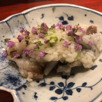 富小路 やま岸 - こんなに鳥貝って甘いの‼︎そして最後の鳥貝には肝まで！穏やかな苦みを含んだ肝の旨味も相まって…新蓮根餅米粥は鳥貝の温度を維持しつつ、味わいに円やかさと食感の変化を…これは旨い！最高です♫
