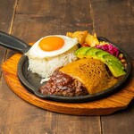 수제 햄버거 철판 BBQ 로코모코 아보카도 & 치즈 스프 포함