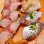 Uogashi Sushi - これ〆鯖？いや、生鯖でしょう。めちゃ旨いね。