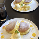 Grand cafe F - 期間限定レモンパンケーキ、りんごのコンポートパンケーキ
