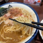 つけめん 玉 - 麺リフト