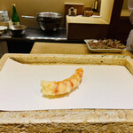 日本橋 蕎ノ字 - ■車海老（鹿児島産）
      ☆一つ目のレアの海老は塩で頂く。