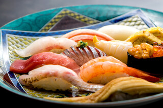 Kanazawa Umaimon Sushi - 職人が心を込めて握ります！