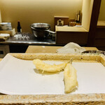 日本橋 蕎ノ字 - ☆めごち（千葉・竹岡）
      ◎身がふっくらして滋味深い味わい。火入れ加減は素晴らしい。