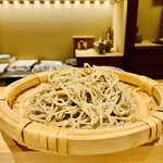 日本橋 蕎ノ字 - ☆二八蕎麦
      ◎蕎麦粉は静岡県笹間村の在来種。手打ち蕎麦は美味い！