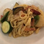 オイノス - エビと神奈川野菜のペペロンチーノ　タリアッテレ