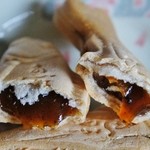 甘泉堂 - 「鮎もなか（しそあん）」割った状態です(10/18UP)