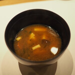 池袋 寿司 個室 空 - 赤だしの味噌汁