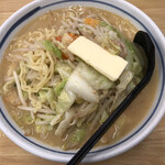 ドライブイン幸華 - ミソバターラーメン。
      750円。