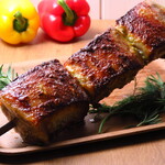 Shurasukoandobiaresutoranareguriayokohama - 自家製のハーブソースに漬け込んだスペアリブ！肉肉肉！
