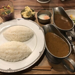 カフェ オールドクロック - カレーランチBセット ライスL カレー2種 ポテトサラダ トッピング温泉玉子