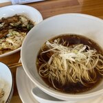 らーめん食堂 ゆうき屋 - 回鍋肉定食の半ラーメン（ブラックラーメン）