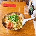 西安刀削麺酒楼 - 棒棒鶏凉麺・大盛、880円。大盛りサービス