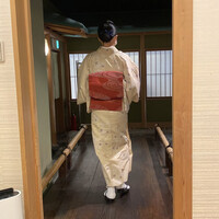 北瑞苑 - 身のこなしが美しい仲居さん。やはり着物は動作が美しいです。