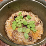 葱ぼうず - タコとそら豆の釜戸炊き銅鍋ごはん！
      提供時！