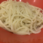 麺から鱗 - 麵アップ