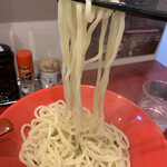 麺から鱗 - 箸あげ