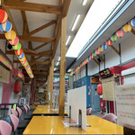 おかめ食堂 - 三陸屋台村おおつち○○横丁　平日だったので少し閑散としています。