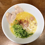 ラーメン食堂 中野屋 - 濃厚鶏白湯ラーメン 上から