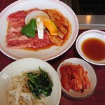 四季 - ランチAセット ナムル・キムチ
      