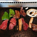 四季 - 色々焼いているところ