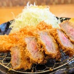 とん膳 - 「特選牛ロースかつ」をアップで‥