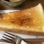 F - バタートーストが美味しい！