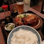 キッチン きく - ポーク豚かつスペシャル1100円+定食セット300円
