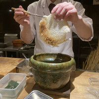 ぎんざ 一二岐 - じゃーん！おこげですよ～♪イケメンの板前さんが目の前で剥がして下さいます