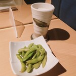 酒菜の隠れ家 月あかり - 枝豆/キリン一番搾り(中ジョッキ)
