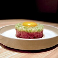焼肉うしごろ 新宿三丁目店 - 絶品白海老の和牛ユッケ☀️
                    
                    内もものお肉に、柚子のテイスト
