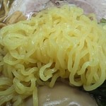 土浦ラーメン - 細ちぢれ麺
            