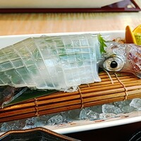 対馬のどぐろとイカ活き造り 博多 魚蔵 都ホテル店 - 