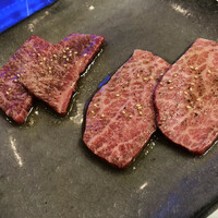 焼肉 拍手喝采 - マルシンとロース(たぶん)