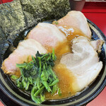 豚骨醤油ラーメン 王道家 柏店 - 