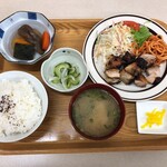 ななっこ - ある日の日替わり。　グリルチキン定食。
