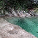 Cafe Suimei - エメラルドグリーンの淵アップ