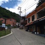 Cafe Suimei - 涙橋に続く坂