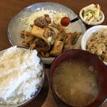 家庭料理居酒屋 よってって - ♪豚キムチ定食 ¥500