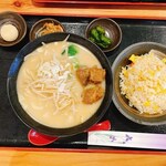 Nagomiya - 刀削排骨麺+炒飯セット