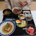 Minshuku Unashin - うな丼付きの夕食