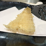 天麩羅 やぎ - フワッフワの鱚。前回の記憶がフワッフワすぎて幻だったんじゃないかと思い始めてましたが、現実でした！！今回もめっちゃフワッフワ、すごく美味しかったです！どうやってるんだろうなあ。