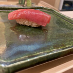 いしまる - 赤身
      ピンっピンではないけど自然と馴染む