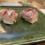 いしまる - どんちっちアジ
      香りはこちらの方が強いけど脂は舞鶴の方が強い
      あとは好みか、楽しい食べ比べ