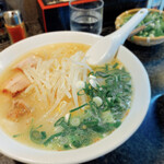 薩摩っ子ラーメン - ラーメン定食ニンニクチョイ