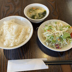 華記食府 - セルフサービスの3点セット