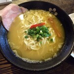 青森バル お陽さまが見てるよ - 鶏白湯ラーメンしろ　800円