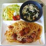 cafe&bar きりかぶ - ゴロゴロお肉のトマトソースパスタ