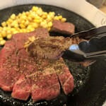 Pepper Lunch - お肉は自分で焼くのだ。なんか面倒だなぁ　提供速度を上げるにはサービスの簡略化は外せない⁉︎