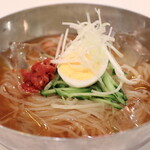 ハラミが主役 - お肉屋の冷麺